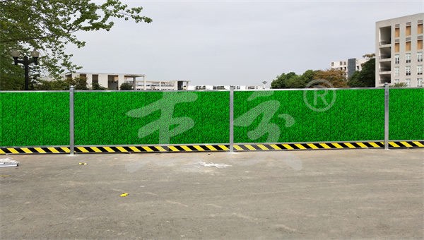 乐山沐川县管沟开挖与回填施工围挡 市政管线安全围蔽(图1)