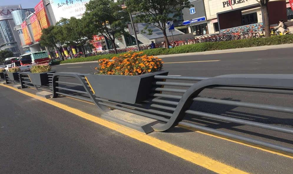 道路花箱护栏(图1)